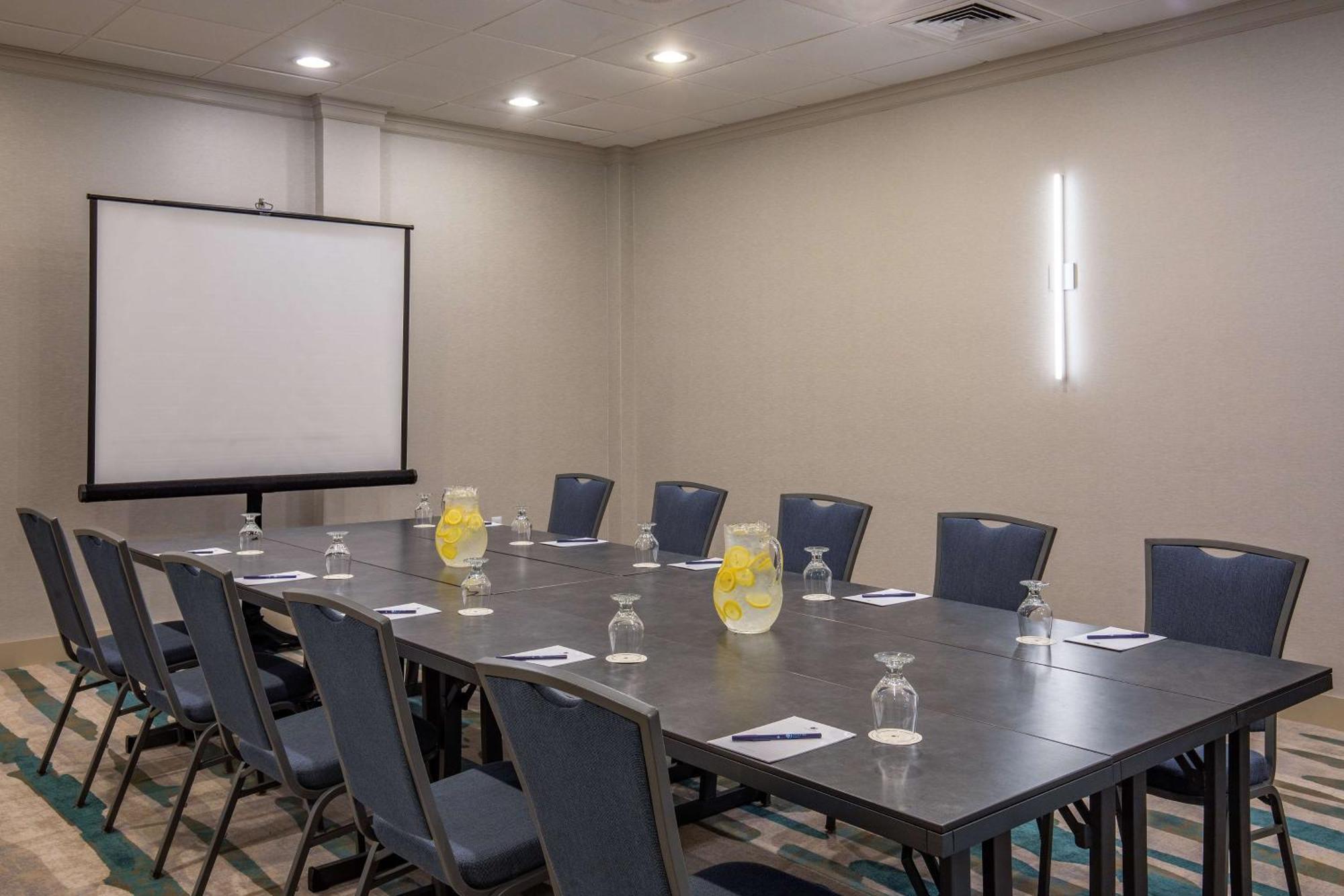 Doubletree By Hilton Boston/Westborough Ξενοδοχείο Εξωτερικό φωτογραφία